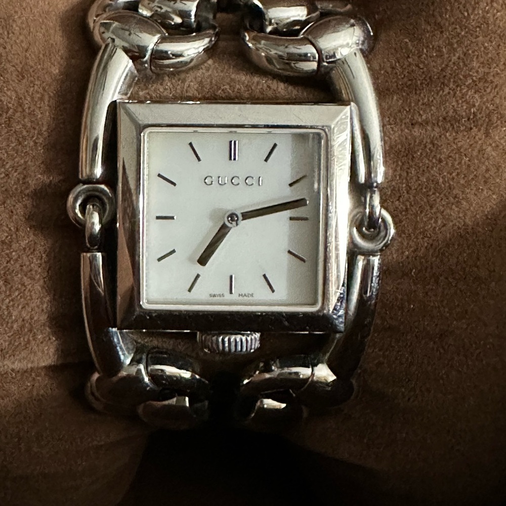 Gucci Signoria -  Horsebit Watch